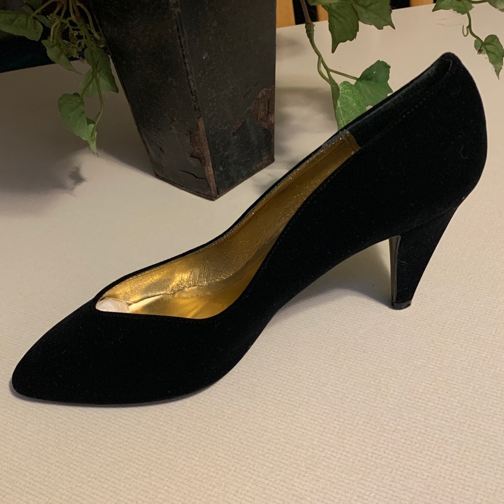 Nina Black Heels with Gold Interior - Picture 5 of 8